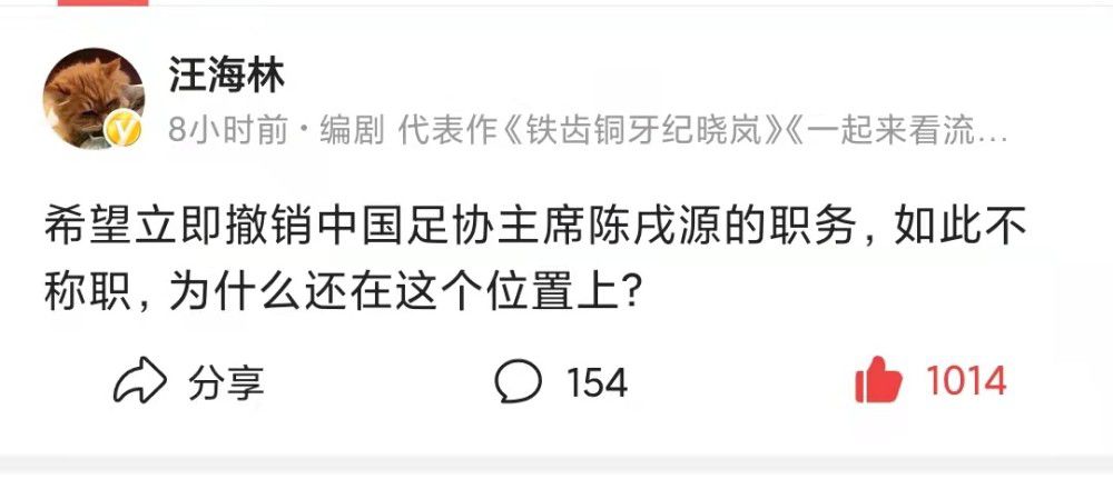 黄晓明一袭休闲装扮低调亮相，疑为角色留的胡须引人注目，也令人更加期待片中出租车司机造型的曝光